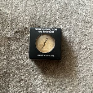 M•A•C Dazzleshadow Extreme - KISS OF KLIMT